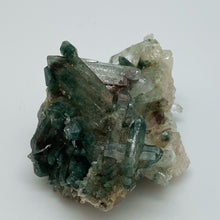 Cargar imagen en el visor de la galería, Double Terminated Lemurian Quartz with Chloride Inclusions (WOW)
