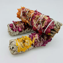 将图片加载到图库查看器，California White Sage and Chrysanthemum Bundles
