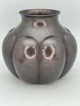 將圖片載入圖庫檢視器 Med Copper Vase from Santa Clara Del Cobre
