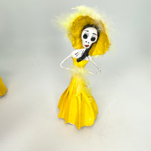 将图片加载到图库查看器，Paper Mache Catrina&#39;s (Small)
