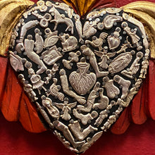 將圖片載入圖庫檢視器 Carved Winged Milagro Heart
