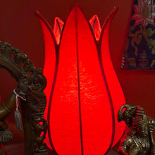 Charger l&#39;image dans la galerie, Vietnamese Silk Lotus Lamp
