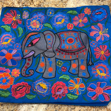Load image into Gallery viewer, Guatemalan Tote - Elephant

