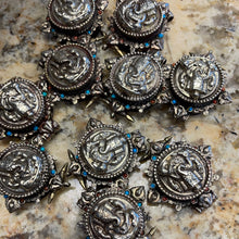 將圖片載入圖庫檢視器 Gau Pendants
