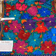 Cargar imagen en el visor de la galería, Table Runners from Guatemala- Medium

