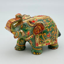 將圖片載入圖庫檢視器 Hand Carved Jade Elephant 4.75”
