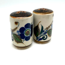 Cargar imagen en el visor de la galería, Traditional Tonala Flower Pottery
