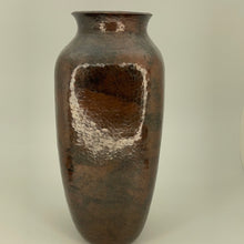 Cargar imagen en el visor de la galería, Square Copper Vase from Santa Clara Del Cobre
