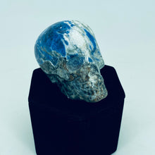 Cargar imagen en el visor de la galería, Hand Carved Human Skull
