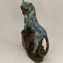 Cargar imagen en el visor de la galería, Vintage Cloisonne Tiger, Bejing China

