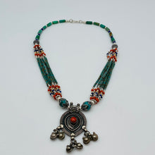 Charger l&#39;image dans la galerie, Tibet style Necklace - Round Charm with bells
