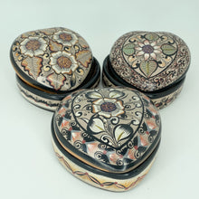 將圖片載入圖庫檢視器 Tonala Burnished Pottery Boxes
