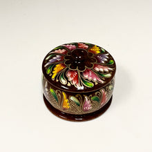 將圖片載入圖庫檢視器 Hand Lacquered Containers By Irma
