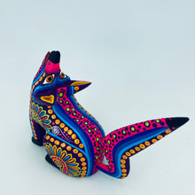 Cargar imagen en el visor de la galería, Bright Colored Small Alebrije
