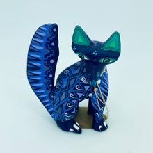 将图片加载到图库查看器，Small Alebrije
