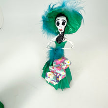 将图片加载到图库查看器，Paper Mache Catrina&#39;s (Small)

