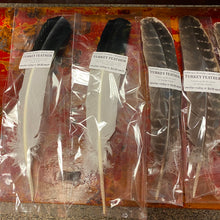 Cargar imagen en el visor de la galería, Turkey Feathers for Smudging &amp; Guiding Smoke
