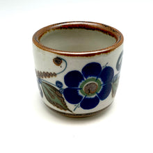 将图片加载到图库查看器，Traditional Tonala Flower Pottery
