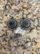 Cargar imagen en el visor de la galería, Filigree Pendants
