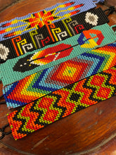 Cargar imagen en el visor de la galería, Beaded Bracelets - Standard
