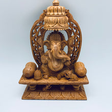 将图片加载到图库查看器，Vintage Kadam Wood Statues
