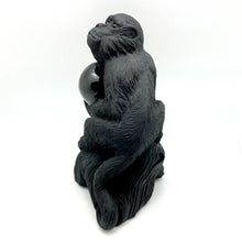 Cargar imagen en el visor de la galería, Hand Carved Obsidian Monkey (Large)
