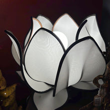 Charger l&#39;image dans la galerie, Vietnamese Silk Lotus Lamp
