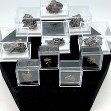 Cargar imagen en el visor de la galería, Iron Meteorites, Argentina
