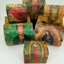 将图片加载到图库查看器，Folkart Antiqued Boxes
