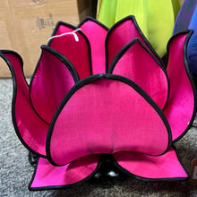 Charger l&#39;image dans la galerie, Vietnamese Silk Lotus Lamp
