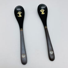 將圖片載入圖庫檢視器 Japanese Porcelain Dog Cat Spoons
