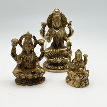 将图片加载到图库查看器，Brass Lakshmi Statues
