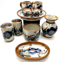 将图片加载到图库查看器，Traditional Tonala Flower Pottery
