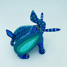 将图片加载到图库查看器，Small Alebrije
