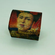 将图片加载到图库查看器，Folkart Antiqued Boxes
