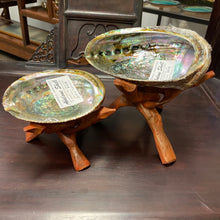 Load image into Gallery viewer, Wooden Hand Carved Tripod Stands for Shells
