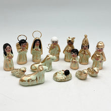 将图片加载到图库查看器，Mini Nativity Sets, Tonala
