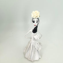 将图片加载到图库查看器，Paper Mache Catrina&#39;s (Small)
