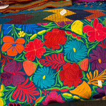 Cargar imagen en el visor de la galería, Table Runners from Guatemala- Long
