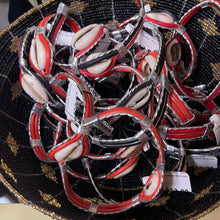 将图片加载到图库查看器，Cowrie Shell , Wire &amp; Leather Bracelet
