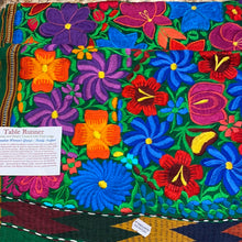 Cargar imagen en el visor de la galería, Table Runners from Guatemala- Medium
