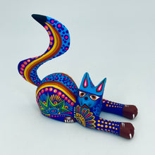 Cargar imagen en el visor de la galería, Bright Colored Small Alebrije
