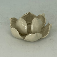 Cargar imagen en el visor de la galería, Ceramic Thai Lotus Incense Burners
