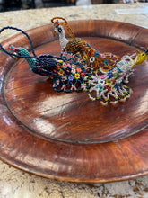 Cargar imagen en el visor de la galería, Beaded Peacock Keychains
