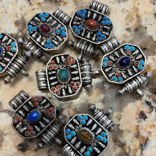 將圖片載入圖庫檢視器 Gau Pendants
