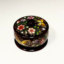 將圖片載入圖庫檢視器 Hand Lacquered Containers By Irma
