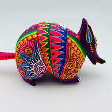 Cargar imagen en el visor de la galería, Armadillo Medium Alebrije
