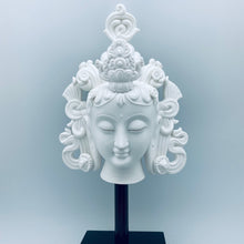 Cargar imagen en el visor de la galería, White Porcelain Japanese Bust

