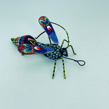 將圖片載入圖庫檢視器 Fancy Bugs by Conception Aguilar
