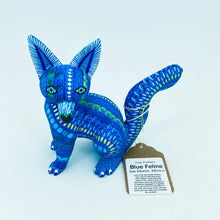 Charger l&#39;image dans la galerie, Small Alebrije From San Martin, Mexico
